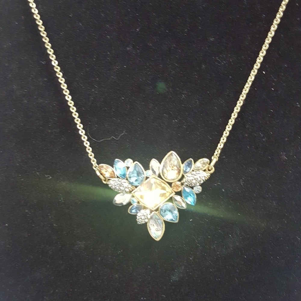 Chloe & Isabel necklace🎄